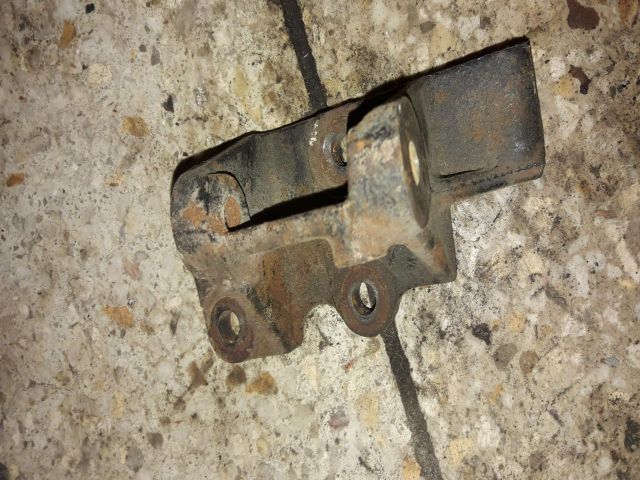 bontott SUZUKI VITARA Generátor Tartó Bak