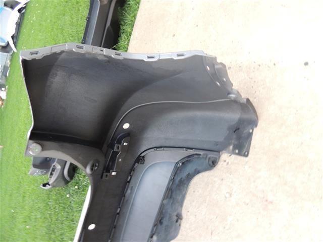 bontott SUZUKI VITARA Hátsó Lökhárító (Részeivel)