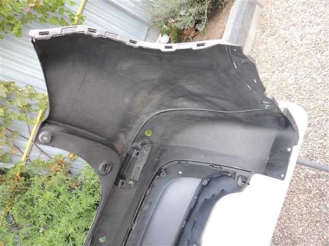 bontott SUZUKI VITARA Hátsó Lökhárító (Részeivel)