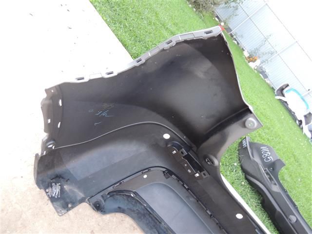 bontott SUZUKI VITARA Hátsó Lökhárító (Részeivel)