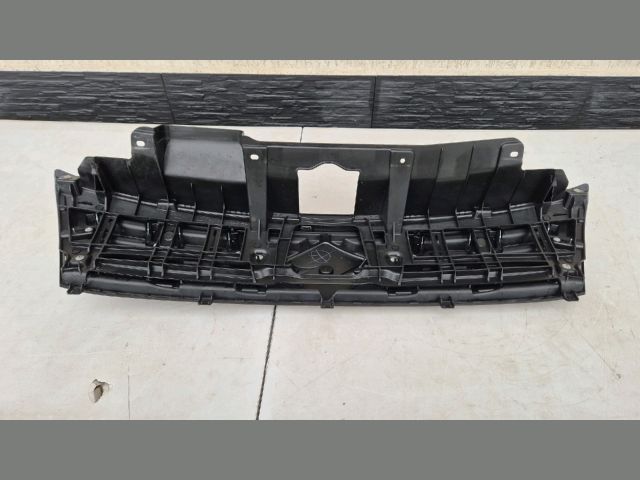 bontott SUZUKI VITARA Hűtőrács