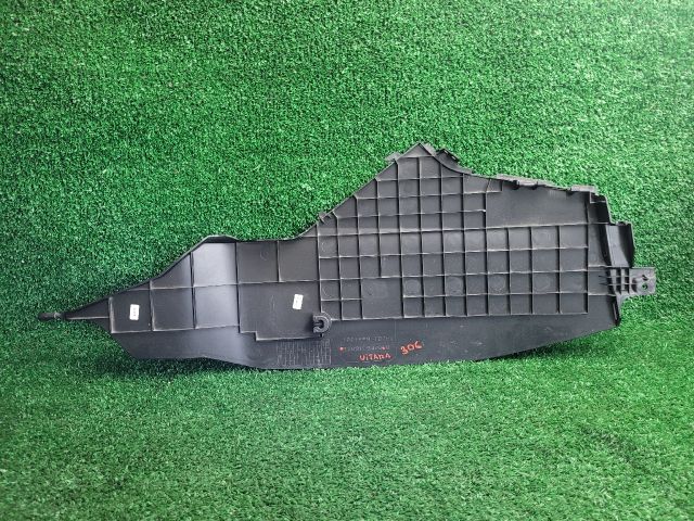 bontott SUZUKI VITARA Jobb Alsó Műszerfal Burkolat