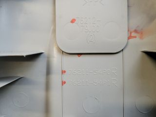 bontott SUZUKI VITARA Jobb B Oszlop Burkolat