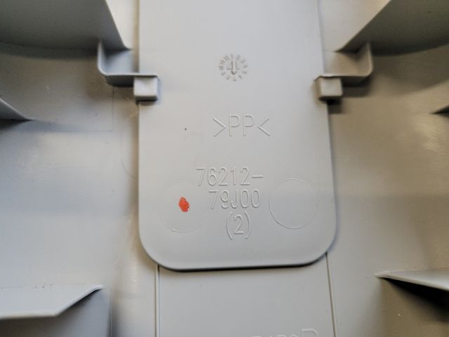 bontott SUZUKI VITARA Jobb B Oszlop Burkolat