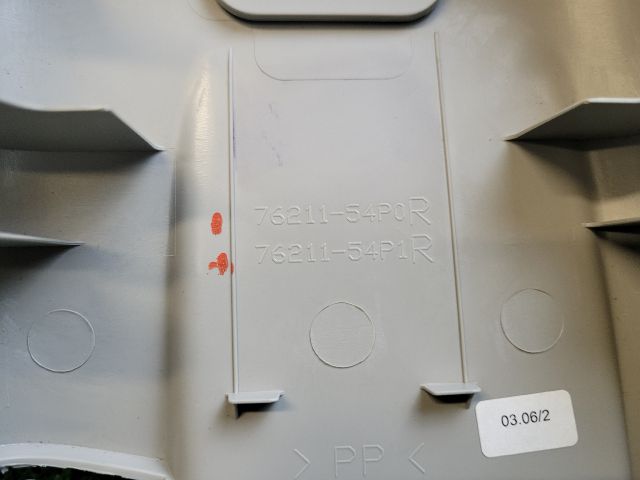 bontott SUZUKI VITARA Jobb B Oszlop Burkolat