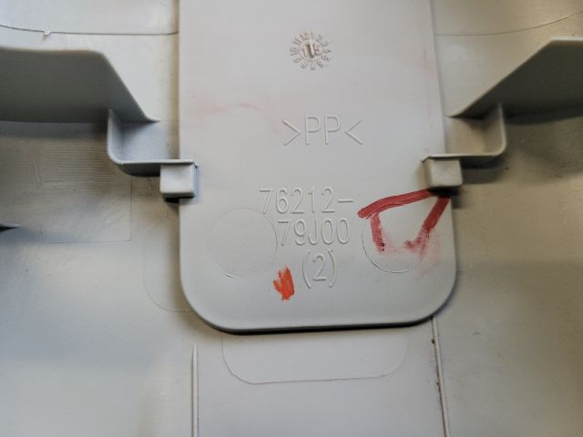 bontott SUZUKI VITARA Jobb B Oszlop Burkolat