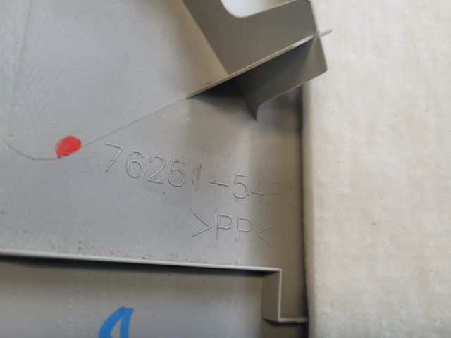 bontott SUZUKI VITARA Jobb C Oszlop Burkolat