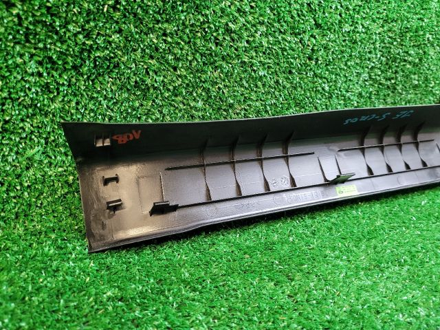 bontott SUZUKI VITARA Jobb első Belső Küszöb Burkolat