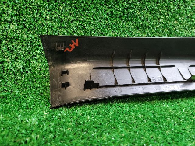 bontott SUZUKI VITARA Jobb első Belső Küszöb Burkolat