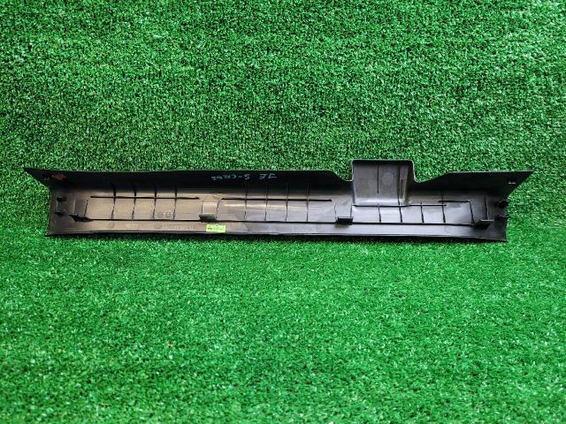 bontott SUZUKI VITARA Jobb első Belső Küszöb Burkolat