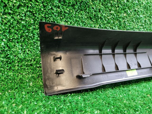 bontott SUZUKI VITARA Jobb első Belső Küszöb Burkolat