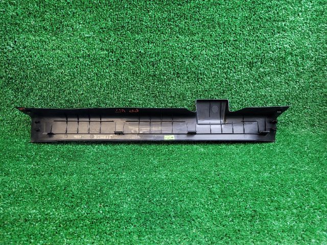 bontott SUZUKI VITARA Jobb első Belső Küszöb Burkolat