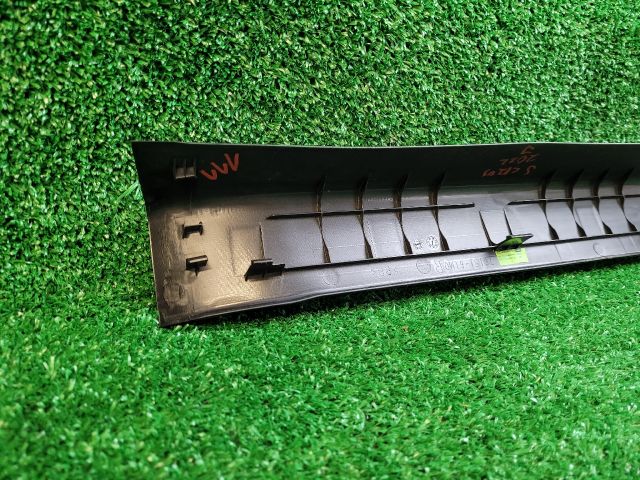 bontott SUZUKI VITARA Jobb első Belső Küszöb Burkolat