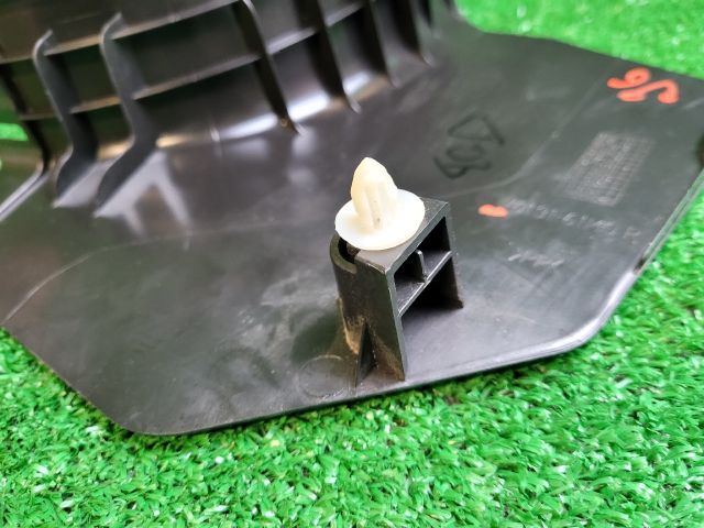 bontott SUZUKI VITARA Jobb első Belső Küszöb Burkolat