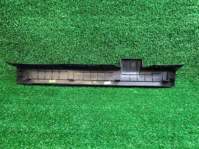 bontott SUZUKI VITARA Jobb első Belső Küszöb Burkolat