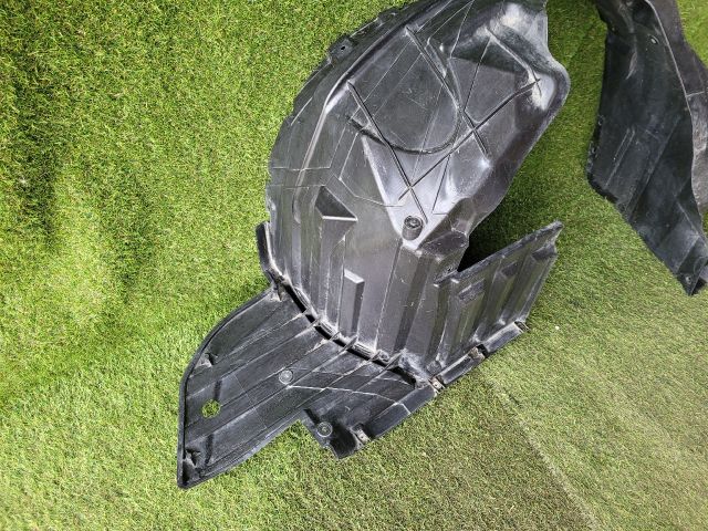 bontott SUZUKI VITARA Jobb első Dobbetét (Kerékjárati, Műanyag)