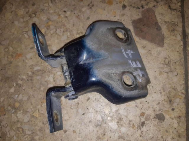 bontott SUZUKI VITARA Jobb első Felső Zsanér