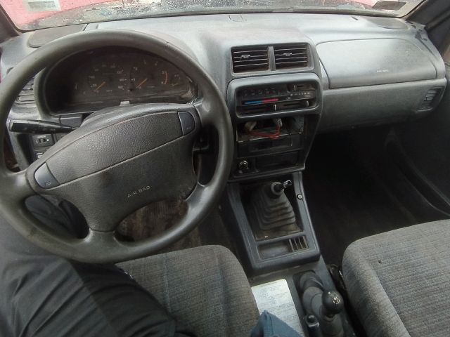 bontott SUZUKI VITARA Jobb első Felső Zsanér