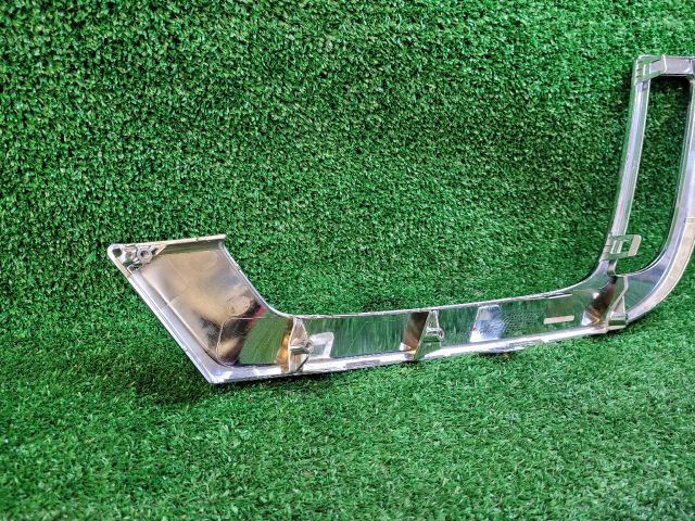 bontott SUZUKI VITARA Jobb első Lökhárító Díszléc