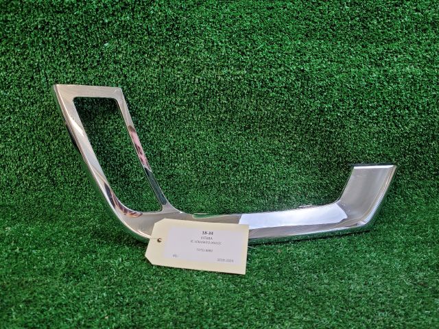 bontott SUZUKI VITARA Jobb első Lökhárító Díszléc