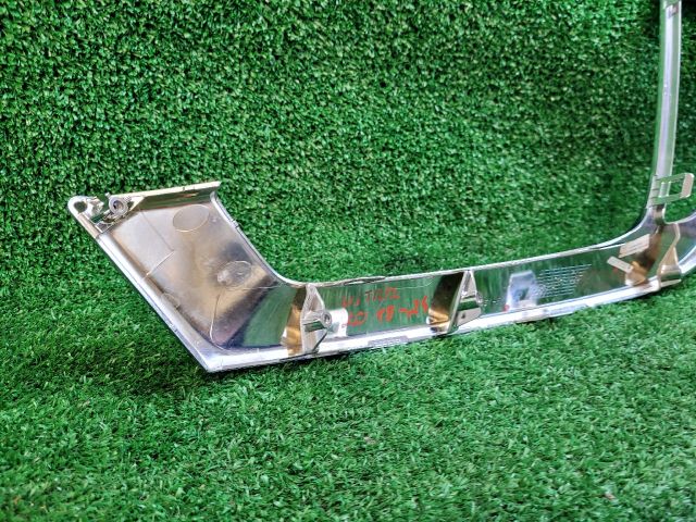 bontott SUZUKI VITARA Jobb első Lökhárító Díszléc