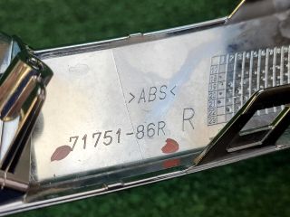 bontott SUZUKI VITARA Jobb első Lökhárító Díszléc