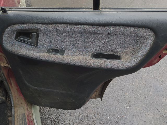 bontott SUZUKI VITARA Jobb hátsó Felső Zsanér