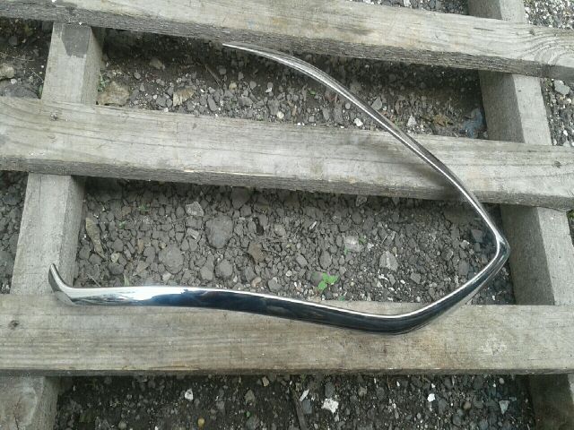 bontott SUZUKI VITARA Jobb Hátsó Lámpa Bajusz Díszléc