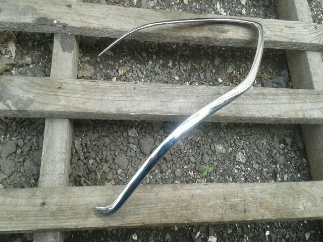 bontott SUZUKI VITARA Jobb Hátsó Lámpa Bajusz Díszléc