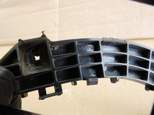 bontott SUZUKI VITARA Jobb hátsó Lökhárító Tartó (Műanyag)