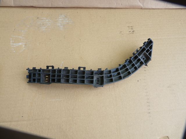 bontott SUZUKI VITARA Jobb hátsó Lökhárító Tartó (Műanyag)