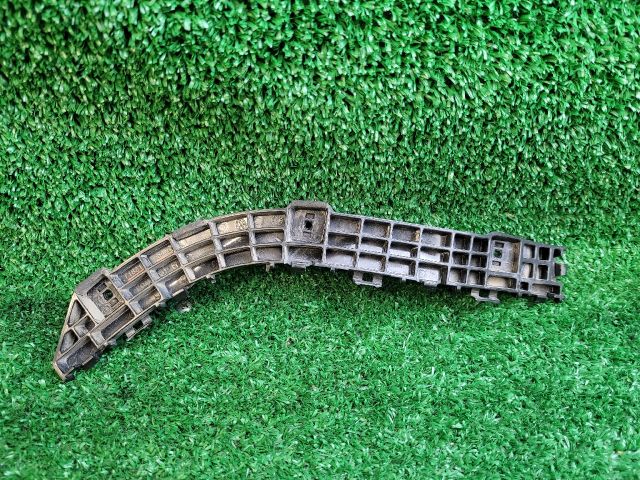 bontott SUZUKI VITARA Jobb hátsó Oldal Lökhárító Tartó (Műanyag)