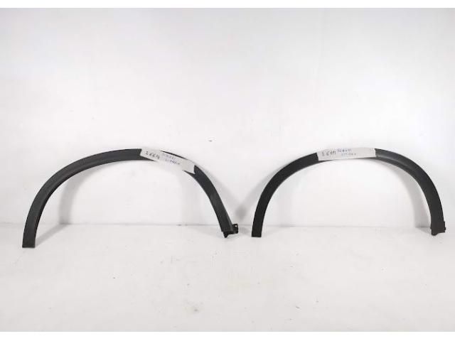 bontott SUZUKI VITARA Jobb hátsó Sárvédő Díszléc