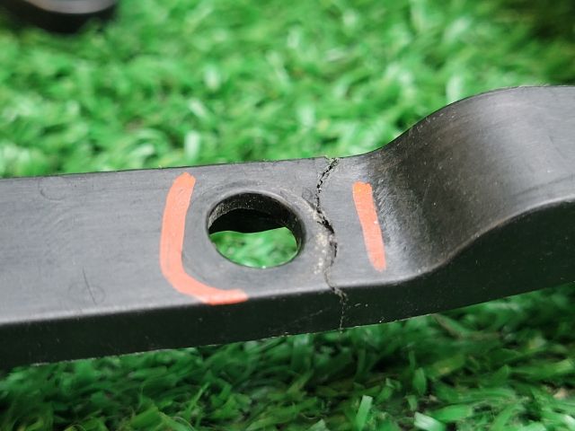 bontott SUZUKI VITARA Jobb Ködfényszóró Tartó