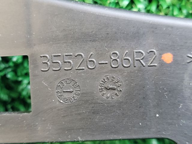 bontott SUZUKI VITARA Jobb Ködfényszóró Tartó