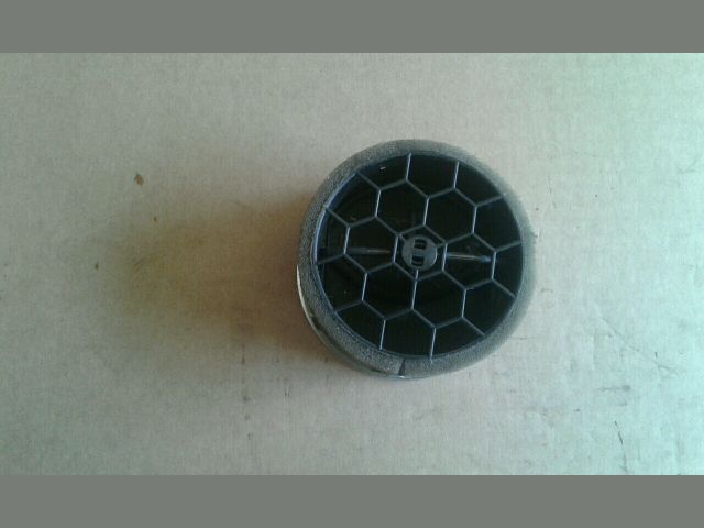 bontott SUZUKI VITARA Középső Bal Szellőző