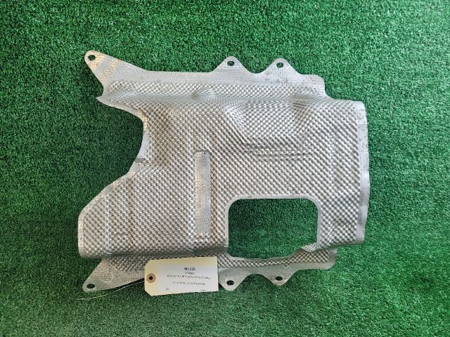 bontott SUZUKI VITARA Középső Kipufogó Dob Hővédő Lemez