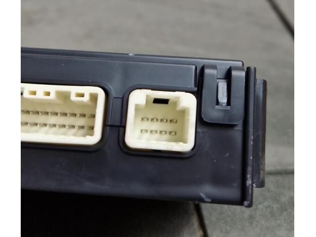 bontott SUZUKI VITARA Kulcs Nélküli Nyitás Jeladó