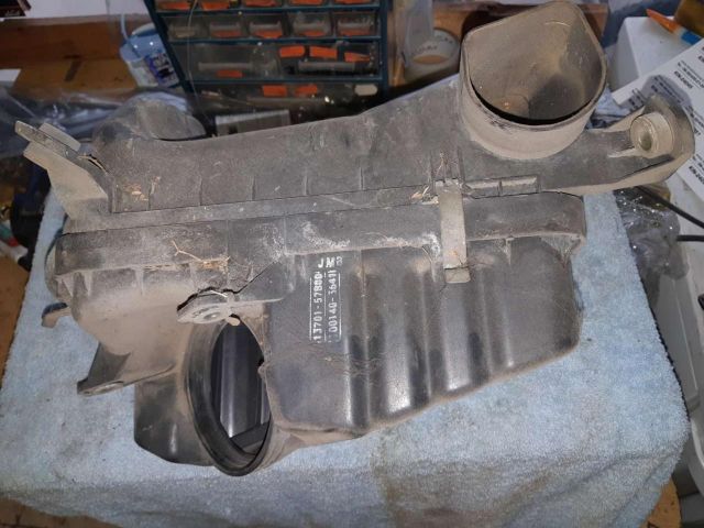 bontott SUZUKI VITARA Légszűrő Ház