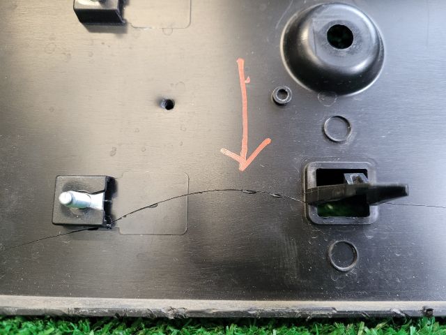 bontott SUZUKI VITARA Rendszámtábla Tartó