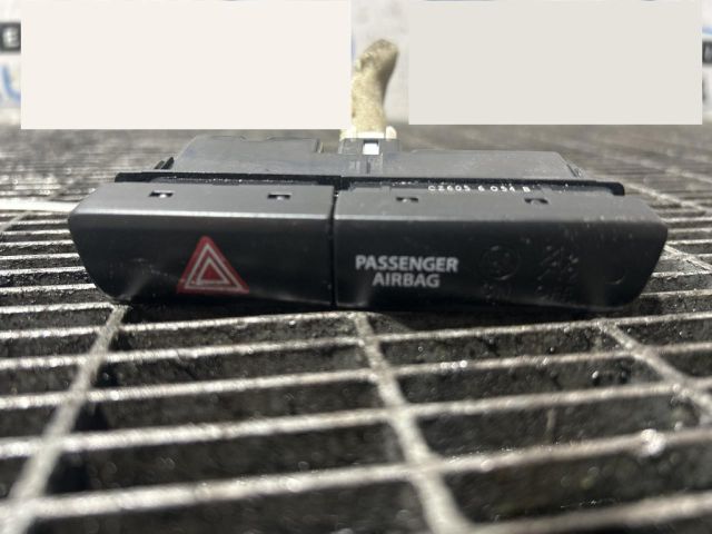 bontott SUZUKI VITARA Vészvillogó Kapcsoló