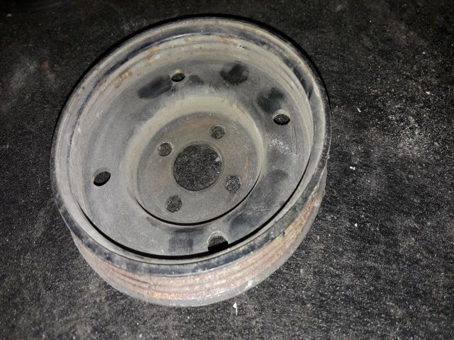 bontott SUZUKI VITARA Vízpumpa Szíjtárcsa