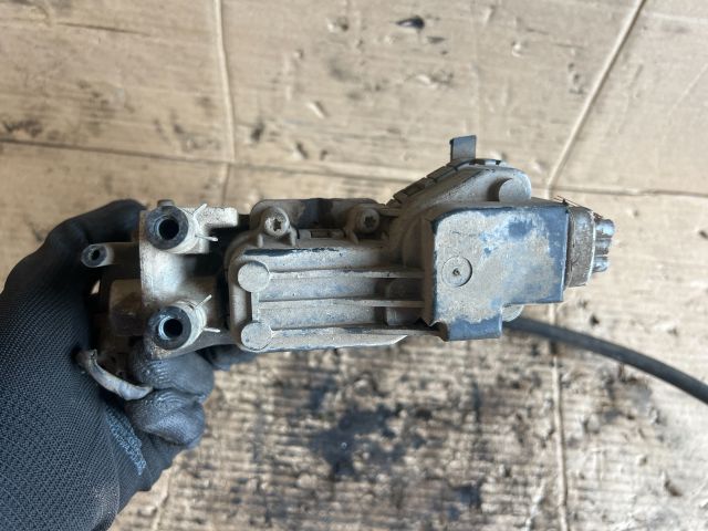 bontott SUZUKI WAGON R PLUS Központi Injektor