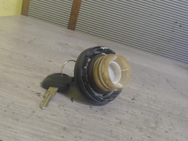 bontott SUZUKI WAGON R PLUS Tanksapka