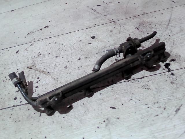 bontott SUZUKI WAGON R PLUS Porlasztó Sor / Híd