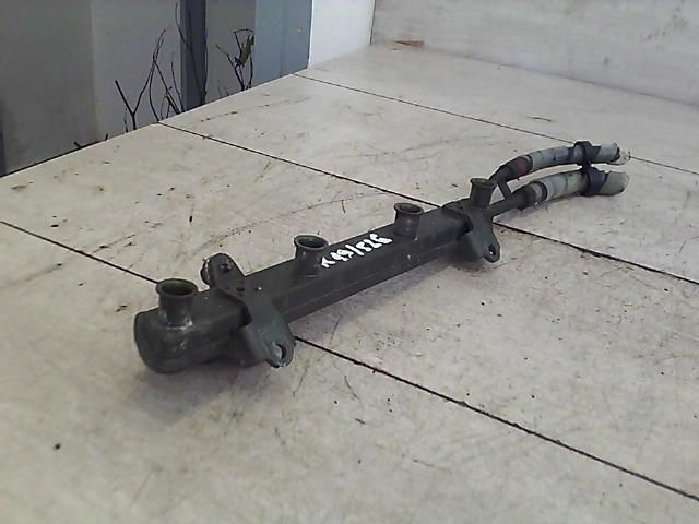 bontott SUZUKI WAGON R PLUS Porlasztó Sor / Híd