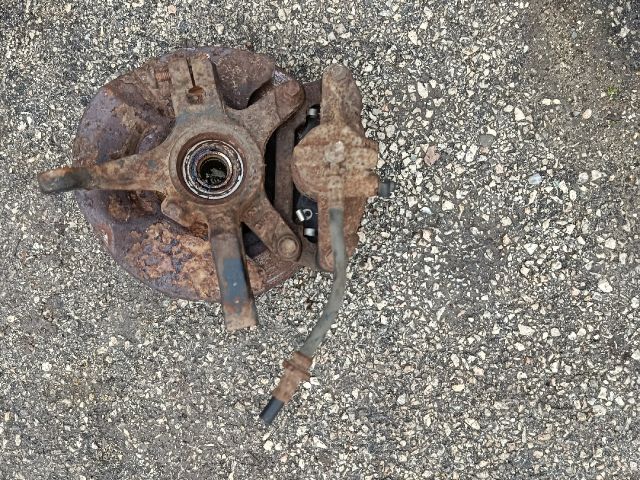 bontott SUZUKI WAGON R PLUS Jobb első Csonkállvány Kerékaggyal