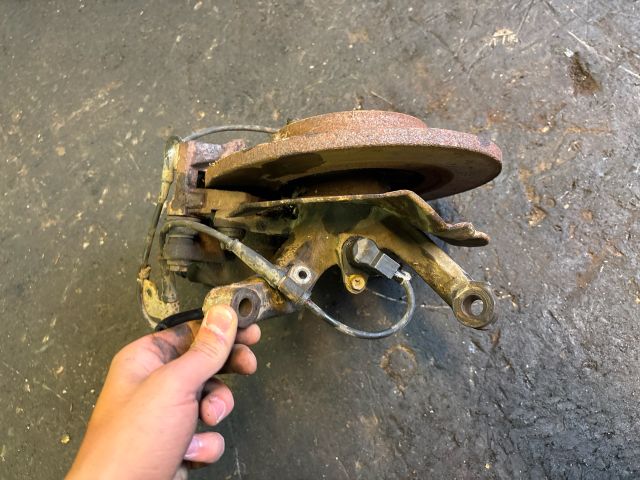 bontott SUZUKI WAGON R PLUS Jobb első Csonkállvány Kerékaggyal