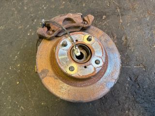 bontott SUZUKI WAGON R PLUS Jobb első Csonkállvány Kerékaggyal