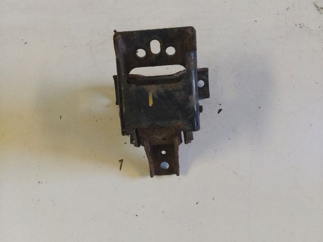 bontott SUZUKI WAGON R PLUS Motor Tartó Bak (Fém)